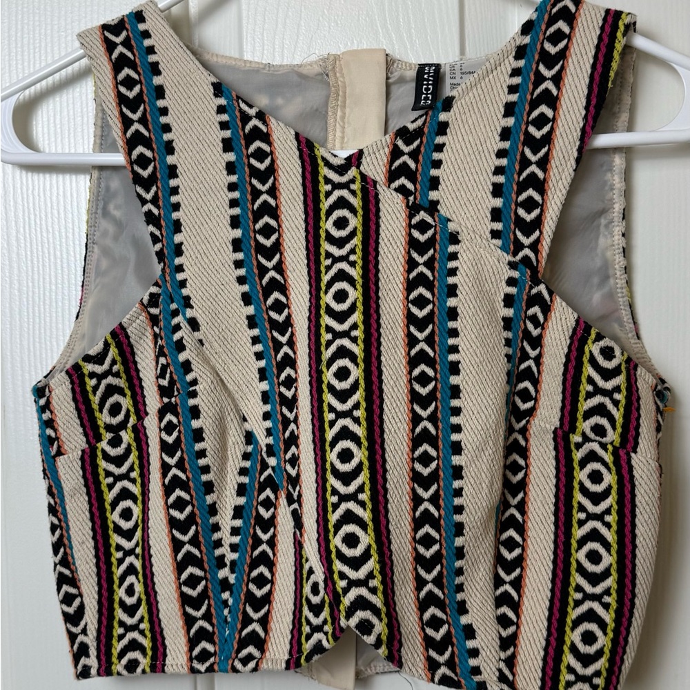 H&M Black and Cream Patterned Crop Top